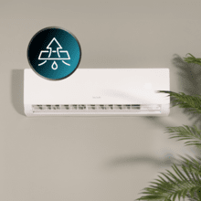 Climatizzatore split AirClima 9000 Smartfresh 9000 BTU con pompa di calore, telecomando e display a LED. Sistema inverter. 5 modalità e 8 velocità. Deumidificazione giornaliera di 24 L/giorno e area di copertura di 16 m2. Portata aria 420 m3/h, timer 24 ore, filtro aria, gas R32, motore DC. Classificazione energetica A++/A+ e potenza di 2600 W per il freddo e 2610 W per il caldo. Compressore da esterno con protezione IPX4.