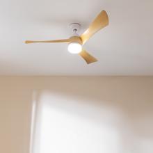 EnergySilence Aero 5280 WhiteWood Ventilatore da soffitto, 40 W e 52” con motore DC, luce a LED da 18W, telecomando, timer e modalità winter-summer.