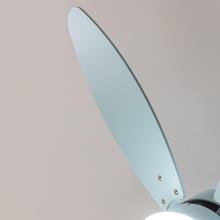 EnergySilence Aero 4260 Full Sky Ventilateur de plafond de 40 W et 42” avec un moteur DC, une lampe LED, une télécommande sans fil, une minuterie, 6 vitesses et 5 pales réversibles.