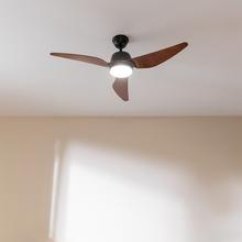 EnergySilence Aero 5250 BlackWood Ventilatore da soffitto da 62 W e 48” con luce, 3 velocità e timer.