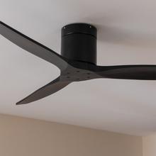 EnergySile Aer 5500 Aqua Black&Black Con Ventilatore da soffitto da 40 W 52" con telecomando, Wi-Fi e telecomando, protezione IP44, 6 velocità, 3 pale, modalità winter-summer e timer fino a 8 ore.