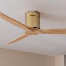 EnerSile Aero 5500 Aq GoldWhiteWood Con Ventilatore da soffitto da 40 W 52" con telecomando, Wi-Fi e telecomando, protezione IP44, 6 velocità, 3 pale, modalità winter-summer e timer fino a 8 ore.