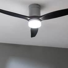 EnerSile Aero 5600 Aqua IronBlack Con 40 W 52" Deckenventilator mit Fernbedienung, WiFi und Fernbedienung, IP44 Schutz, Licht, 6 Geschwindigkeiten, 3 Flügel, Winter-Sommer-Modus und Timer bis zu 8 Stunden.