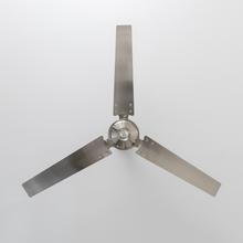 EnergySIlence Aero 4800 Pro Industrieller Deckenventilator 52 Zoll, 3 Flügel, 93 W, Timer bis zu 8 Stunden, Fernbedienung und 5 Geschwindigkeiten.