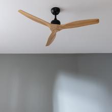 Ventilateur de plafond EnergySilence Aero 5270 Black&LightWood 40 W 52" avec moteur DC, télécommande, double hauteur, minuterie, mode hiver-été.