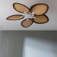 EnergySilence Aero 5200 Palm Ventilateur de plafond de 36 W et 52 pouces avec télécommande, moteur DC intégré, minuterie réglable entre 1/2/4 et 8 heures, mode Hiver-Été, 6 vitesses et 5 pales.