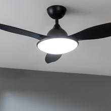 EnergySilence 4800 Light Black Ventilatore da soffitto da 35 W con motore DC e 48" con luce LED, telecomando, timer, 6 velocità e 3 pale.