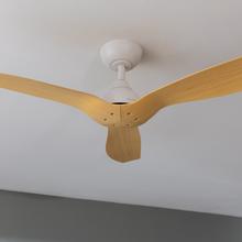 EnergySilence Aero 5200 WhiteWood Ventilateur de plafond de 40 W et 52” avec moteur DC, lampe LED de 32 W, télécommande, hauteur réglable, minuterie programmable et mode Hiver-Été.