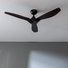 EnergySilence Aero 5200 BlackWood Ventilatore da soffitto con motore DC da 35W e 52", luce LED da 32W, telecomando, altezza regolabile, timer programmabile, modalità inverno-estate.