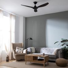 EnergySilence Aero 5200 BlackWood Ventilateur de plafond de 35 W et 52” avec moteur DC, lampe LED de 32 W, télécommande, hauteur réglable, minuterie programmable et mode Hiver-Été.