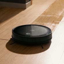 Robot aspirador Conga Connected Gyro. Cuenta con tecnología giroscópica, limpieza ordenada de la totalidad de la superficie recorrida. Friega, aspira y barre a la vez. Potencia de succión de 2100 Pa. APP. Cepillo multifunción. Depósito mixto. 2 cepillos laterales. Mopa de fregado. 3 litros de capacidad. 6 modos de limpieza. Conectividad WiFi 2,4 GhZ y Bluetooth. Mando a distancia