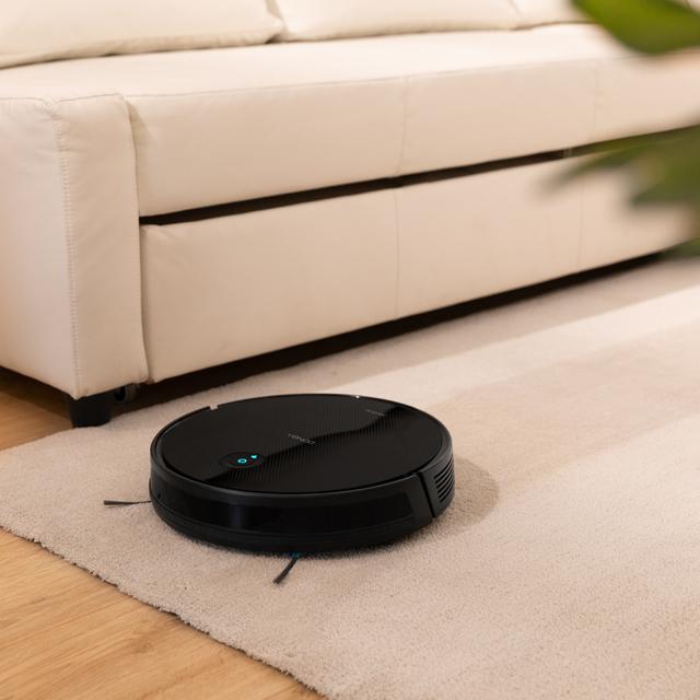 Robot aspirador Conga Connected Gyro. Cuenta con tecnología giroscópica, limpieza ordenada de la totalidad de la superficie recorrida. Friega, aspira y barre a la vez. Potencia de succión de 2100 Pa. APP. Cepillo multifunción. Depósito mixto. 2 cepillos laterales. Mopa de fregado. 3 litros de capacidad. 6 modos de limpieza. Conectividad WiFi 2,4 GhZ y Bluetooth. Mando a distancia