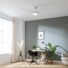 EnergySilence Aero 5295 White Ventilateur de plafond, avec moteur DC de 40 W, 54 pouces, lampe LED de 15 W, 3 teintes sélectionnables, 3 pales et minuterie programmable.