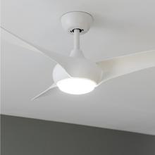 EnergySilence Aero 5295 White Ventilateur de plafond, avec moteur DC de 40 W, 54 pouces, lampe LED de 15 W, 3 teintes sélectionnables, 3 pales et minuterie programmable.