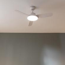 EnergySilence Aero 5200 Light White Ventilatore da soffitto con motore DC da 30W, 43", luce LED da 22W, 3 tonalità, 3 pale, timer programmabile, modalità inverno/estate, 6 velocità.