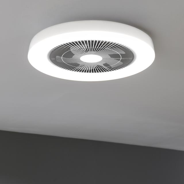 EnergySilence LampAero 600 InsideWhite Ventilador de techo de diseño con motor DC , con una potencia de 20W y luz LED de 40W , con 5 aspas de 20 pulgadas , control remoto, 3 velocidades, 3 tonalidades de luz disponibles, temporizador y modo winter/summer.