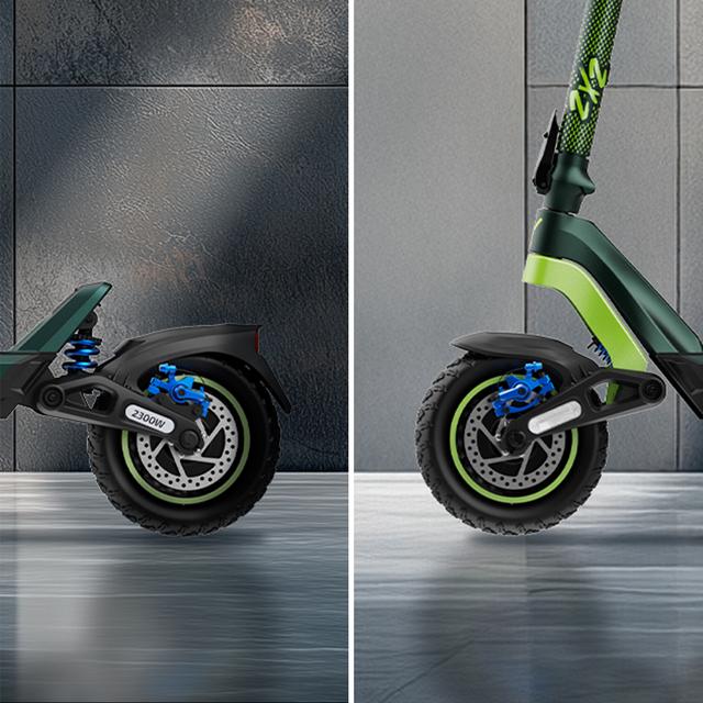 Bongo Doble Y85 2x2 XXL Connected Patinete eléctrico de doble motor con potencia máxima de 2100 W y doble suspensión que permite superar pendientes y desplazarse por cualquier superficie. Con autonomía de hasta 85 km. Cumple con todos los requisitos de la nueva normativa española de circulación. Conexión con App móvil.