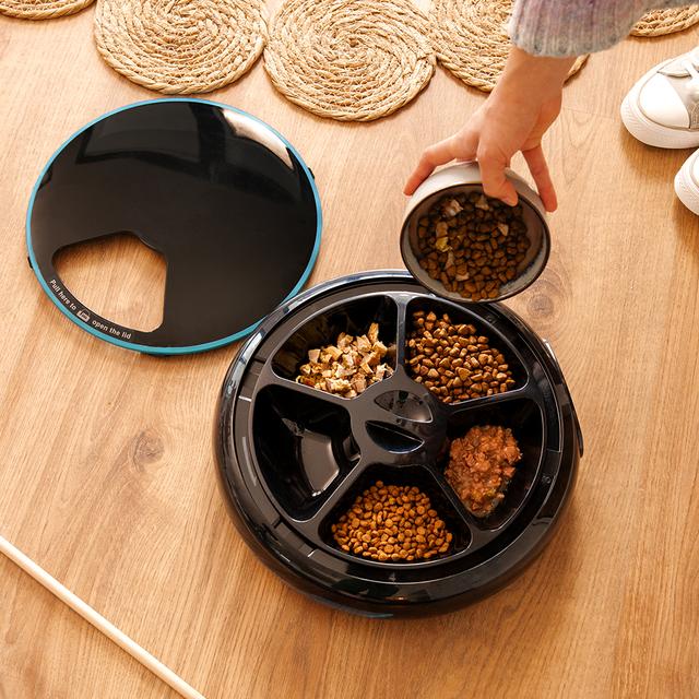 Bandeja con 5 compartimentos del dispensador Cecotec Pumba 1600 Purrfect Meal