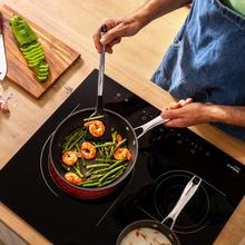 Plaque de cuisson vitrocéramique Bolero Squad V 3001 Max à 3 brûleurs, idéale pour préparer des plats pour une ou plusieurs personnes sans se soucier de la disponibilité des brûleurs ou de la puissance.