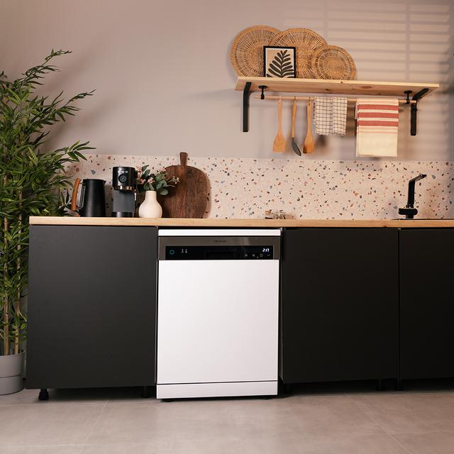 Bolero Aguazero 6110 Lavavajillas blanco de 60 cm, diseñado para 13 cubiertos, con 6 programas de lavado y funciones Media Carga, programa 3 en 1, KidLock y panel FullTouch