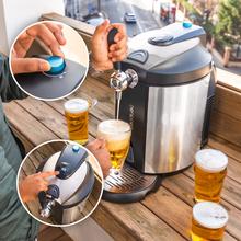 BeerFlow Steel 5000 Bierzapfanlage mit 65 W aus rostfreiem Stahl mit einstellbarer Temperatur von 2°C bis 12°C, kompatibel mit universellen 5-Liter-Fässern mit und ohne Druck, abnehmbarem Griff und Tropfschale sowie rutschfesten Füßen für einen sicheren Stand.