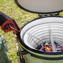 DragonPack 4600 S Pack de accesorios para barbacoa kamado que incluye pinzas, cubierta protectora y atizador.