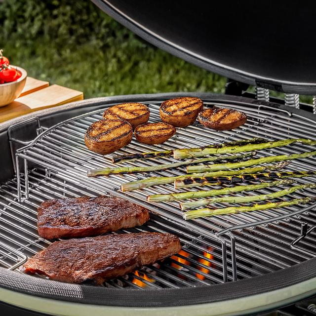 DragonPack 4600 M Pack de accesorios para barbacoa kamado que incluye pinzas, cubierta protectora, recolector de cenizas y expansor de parrilla.