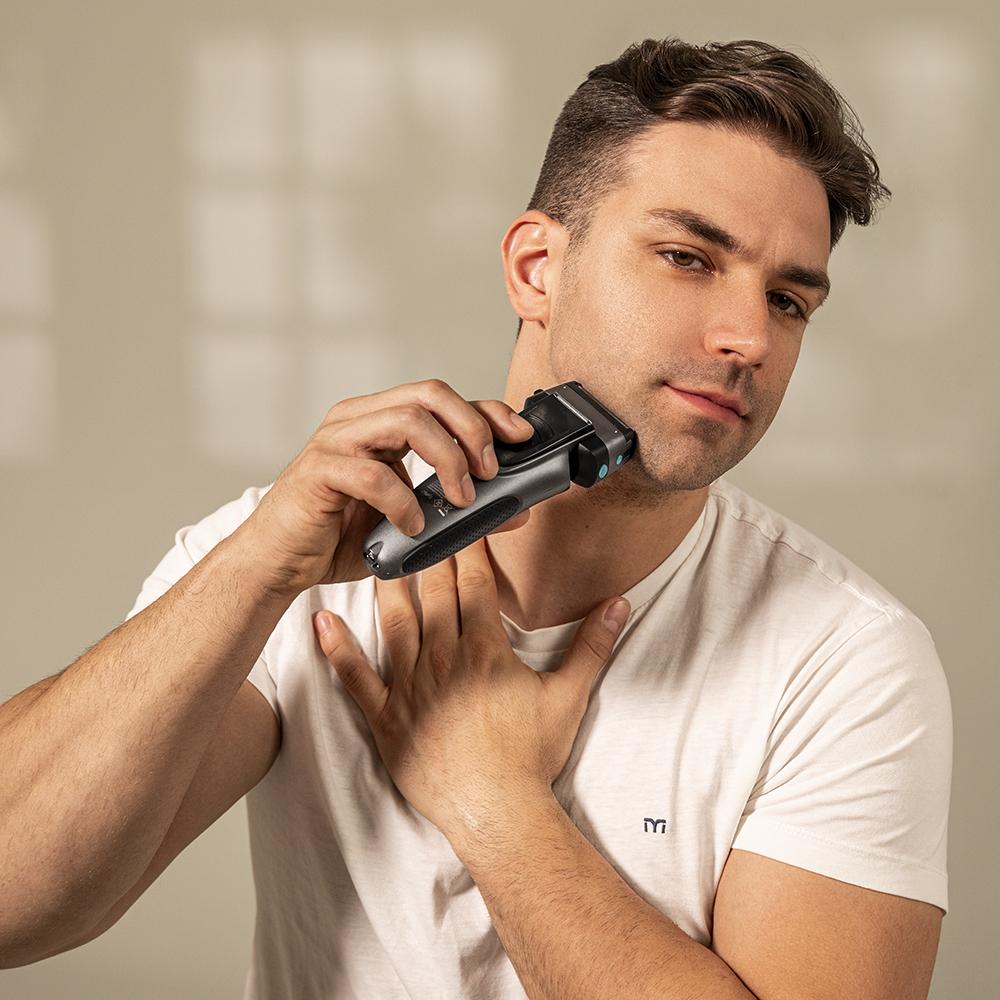 Afeitadora Cecotec PrecisionCare X-Trimm Triple con cortapatillas integrado