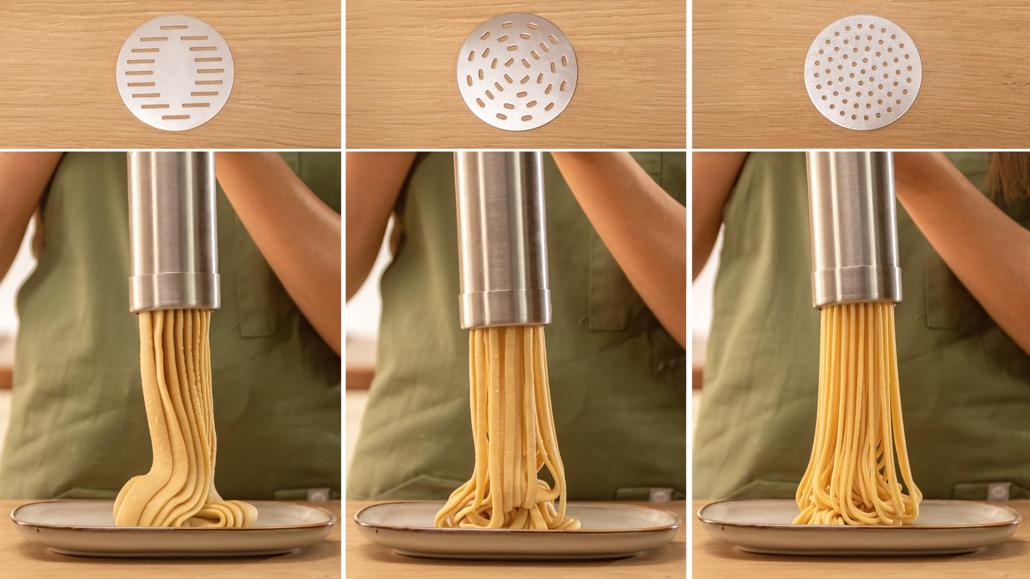 Cocina deliciosa y rápida, sin complicaciones. Prepara churros y pastas en un momento con gran autonomía y hasta 50 usos por cada carga. La máquina ideal para salir del apuro a la hora de no saber qué comer o si te antojas de algo dulce .
