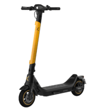 Bongo X45 Sport IT Connected DE Patinete eléctrico con potencia máxima de 900 W que permite superar pendientes y desplazarse por cualquier superficie. Con autonomía de hasta 45 km. Cumple con todos los requisitos de la nueva normativa española de circulación