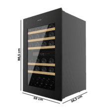 Bolero GrandSommelier Duo 57000 Touch Black Compressor Cantinetta da incasso nera a doppia zona con sensore di apertura Touch, con capacità per 57 bottiglie su 5 ripiani in legno, altezza 88,5 cm e larghezza 59 cm. Sistema di raffreddamento a compressore molto silenzioso (38dB) e refrigerato con gas ecologico (R600a). Luce interna a LED e pannello di controllo touch a LED.