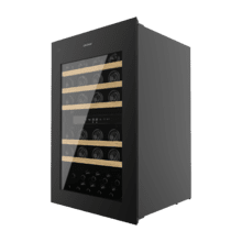 Bolero GrandSommelier Duo 57000 Touch Black Compressor Cantinetta da incasso nera a doppia zona con sensore di apertura Touch, con capacità per 57 bottiglie su 5 ripiani in legno, altezza 88,5 cm e larghezza 59 cm. Sistema di raffreddamento a compressore molto silenzioso (38dB) e refrigerato con gas ecologico (R600a). Luce interna a LED e pannello di controllo touch a LED.