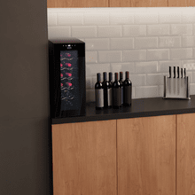 Bolero GrandSommelier 1250 CoolCrystal Vinoteca Bodega con capacidad de 12 botellas y enfriamiento termoeléctrico. Temperatura regulable y luz LED interior