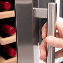 Bolero GrandSommelier 1270 CoolWood Bodega con capacidad de 12 botellas y enfriamiento termoeléctrico. Temperatura regulable y luz LED interior