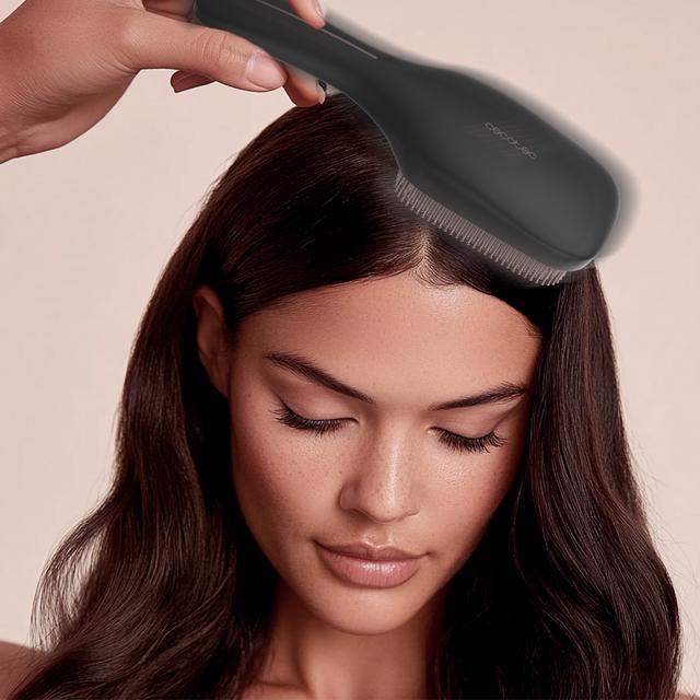 HairCare Revitalize Brosse réparatrice capillaire avec 5 technologies : vibration, ions négatifs, microcourants EMS, laser basse puissance (LLLT) et lumière LED rouge et bleue. Remplacez votre brosse conventionnelle et aidez à régénérer les cuticules des cheveux.