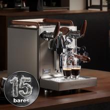 Baristeo Excelsa Cafetera barista con doble caldera, bomba Force Aroma de 15 bares, pre-infusión ajustable y pantalla digital para cafés perfectos con máxima rapidez y control.