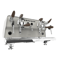 Baristeo Gastro Cafetera profesional con sistema E-61, pre-infusión ajustable en dos fases, bomba de 9 bares y control PID para extraer todo el sabor, aroma y crema en cada taza.