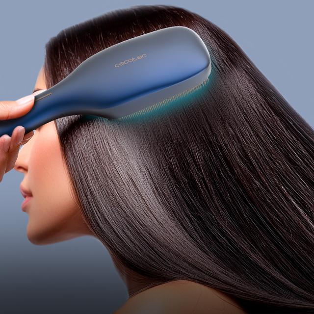 Spazzola riparatrice per capelli HairCare Revitalize Blue con 5 tecnologie: vibrazione, ioni negativi, microcorrenti EMS, laser a bassa potenza (LLLT) e luce LED rossa e blu. Sostituisci la tua spazzola convenzionale e aiuta a rigenerare le cuticole dei capelli.