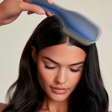 HairCare Revitalize Blue Hair-Reparaturbürste mit 5 Technologien: Vibration, negative Ionen, EMS-Mikroströme, Low-Power-Laser (LLLT) sowie rotes und blaues LED-Licht. Ersetzen Sie Ihre herkömmliche Bürste und helfen Sie dabei, die Haarkutikula zu regenerieren.