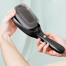 HairCare Revitalize Aluminum Spazzola per capelli con 5 tecnologie: vibrazione, ioni negativi, microcorrenti EMS, laser a bassa potenza (LLLT) e luce LED rossa e blu.  Sostituisce la spazzola tradizionale e aiuta a rigenerare le cuticole dei capelli.