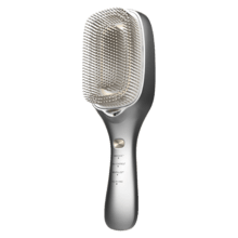 HairCare Revitalize Aluminium Brosse réparatrice de cheveux avec 5 technologies : vibration, ions négatifs, microcourants EMS, laser basse puissance (LLLT) et lumière LED rouge et bleue. Remplacez votre brosse conventionnelle et aidez à régénérer les cuticules des cheveux.