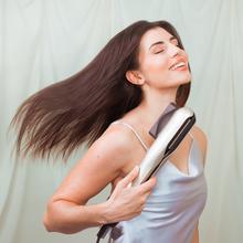 RitualCare Air Lisse 2in1 Aluminum Secador Plancha de pelo con aire con 2 cabezales: cepillo y concentrador. Tiene 106000 rpm con un motor digital de alta tecnología. Seca y alisa tu cabello con esta plancha ahorrando tiempo.