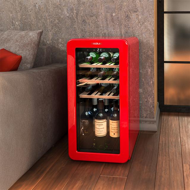 Bolero GrandSommelier Origin 18 Hit Red Vinoteca de diseño retro color rojo, Capacidad para 18 botellas, Control electrónico de temperatura mediante display LED, Rango ajustable de 5 a 20ºC, Compresor Integrado, Tecnología NoFrost, Estantes de madera, Luz interior, Ventilación interna asistida por ventilador, Dimensiones de Alto 74,3cm, Ancho 36,6cm, Fondo 47,6cm