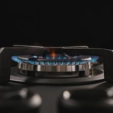 Bolero Squad G 2400S Nano Glass - Placa de gas de 2 Fuegos, 5,2kW, Nano Glass, Parrillas de Hierro Fundido, Quemador WOK Triple Corona, Encendido Electrónico, Seguridad en Válvulas, accesorio para la conversión de gas incluído.
