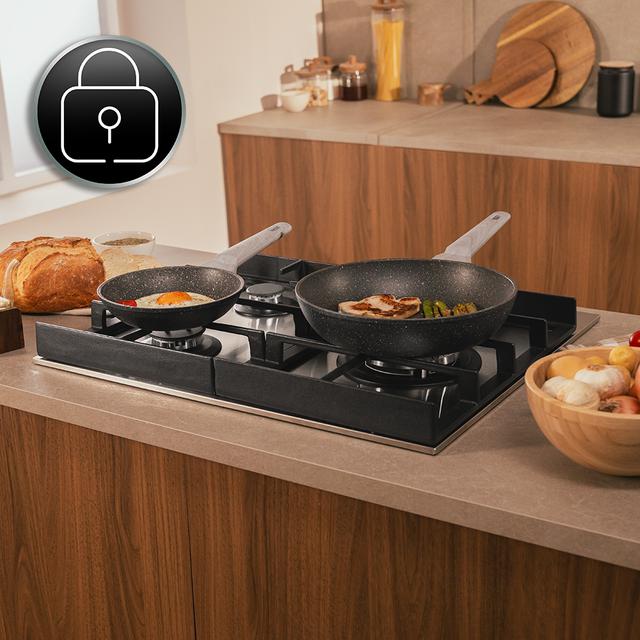 Bolero Squad G 3400F Inox Plaque de cuisson à gaz Cecotec Bolero Squad G 3400F Inox - avec 3 foyers, 6,2 kW, acier inoxydable, grilles en fonte, foyer WOK à triple anneau, allumage électronique, système de sécurité des valves, conversion au gaz butane.