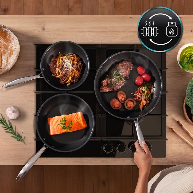 Bolero Squad G 4400F Glass Black - Placa de gas de 4 Fuegos, 8kW, Glass Black, Parrillas de Hierro Fundido, Quemador WOK Triple Corona, Encendido Electrónico, Seguridad en Válvulas, accesorio para la conversión de gas incluído.
