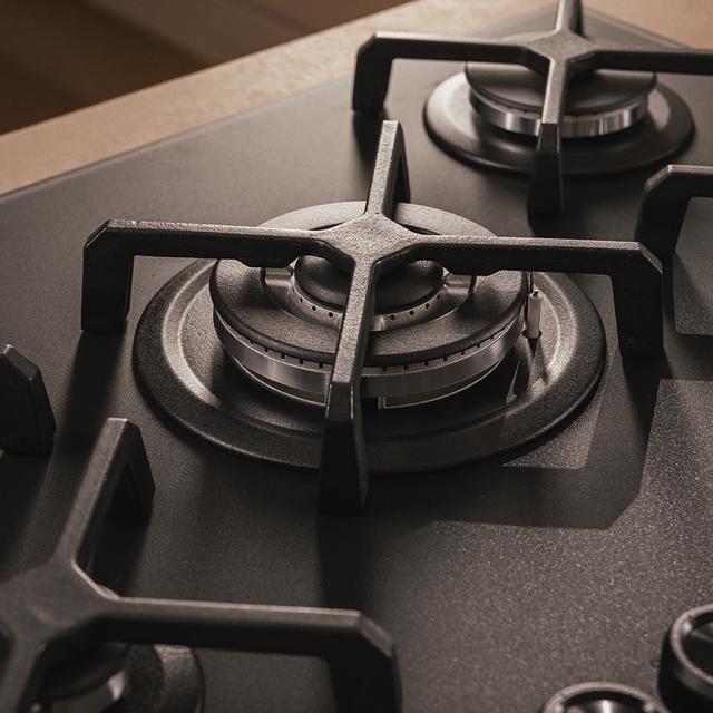 Bolero Squad G 5400S Nano Glass - Plaque de cuisson à gaz 5 brûleurs, 10,4 kW, Nano Glass, grilles en fonte, brûleur WOK à triple couronne, allumage électronique, sécurité des soupapes, accessoire de conversion de gaz inclus.