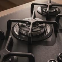Bolero Squad G 5400S Nano Glass - Plaque de cuisson à gaz 5 brûleurs, 10,4 kW, Nano Glass, grilles en fonte, brûleur WOK à triple couronne, allumage électronique, sécurité des soupapes, accessoire de conversion de gaz inclus.