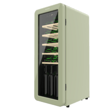 Bolero GrandSommelier Origin 24 Hit Green Vinoteca de diseño retro color verde, Capacidad para 24 botellas, Control electrónico de temperatura mediante display LED, Rango ajustable de 5 a 20ºC, Tecnología NoFrost, Estantes madera, Luz interior, Ventilación interna asistida por ventilador, Dimensiones de Alto 92,8cm, Ancho 36,6cm, Fondo 47,6cm