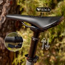 ErosPro Medium XC – Bicicleta eléctrica de montaña con ruedas de 29”, batería LG integrada de 500 Wh, autonomía de hasta 100 km, suspensión delantera y frenos hidráulicos Shimano MT200. Diseñada para uso MTB, ofrece estabilidad, control y eficiencia en recorridos por caminos y terrenos irregulares.